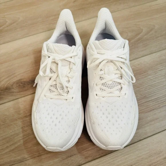 HOKA| EUC Clifton 9 Women's White Running Shoes in Size 8 - Picture 4 of 9